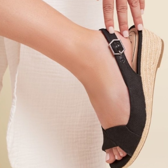 LifeStride Socialite Wedge Sandal (WIDE) - Picture 6 of 6